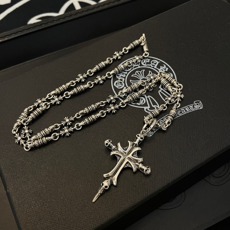 Ch*0me He**ts necklaces